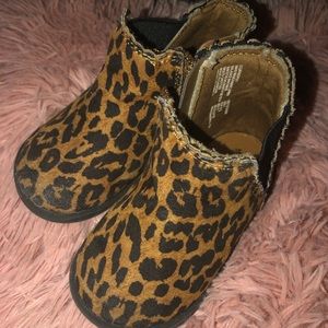 2 pair of leopard print shoes